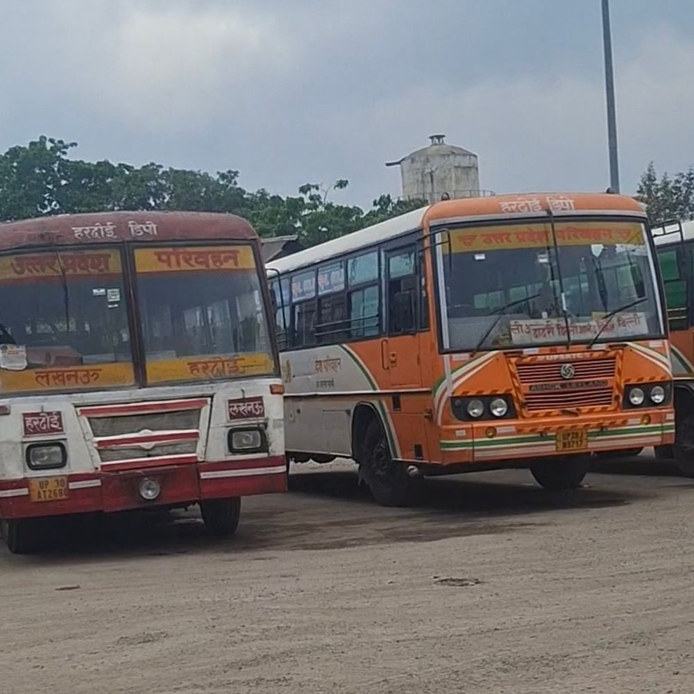 एसआई परीक्षा: 30 से अधिक अतिरिक्त बसें तैयार:हरदोई परिवहन निगम ने परीक्षार्थियों की सुविधा के लिए की विशेष व्यवस्था