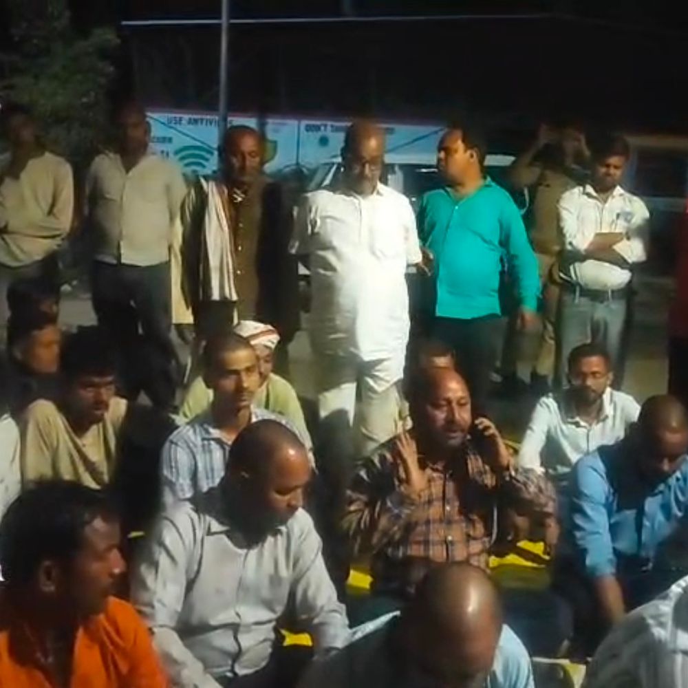 बाराबंकी में बालिका लापता, तीसरे दिन भी सुराग नहीं:गुस्साए परिजन कोतवाली में धरने पर बैठे, एसपी के निर्देश पर बनी टीम