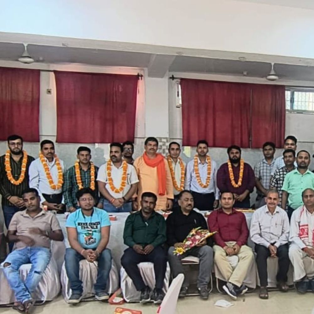 गाजीपुर में यूपी ग्रामीण बैंक की नई कार्यकारिणी गठित:कुंवर रेवती रमन सिंह अध्यक्ष, दीपक मिश्रा महामंत्री चुने गए