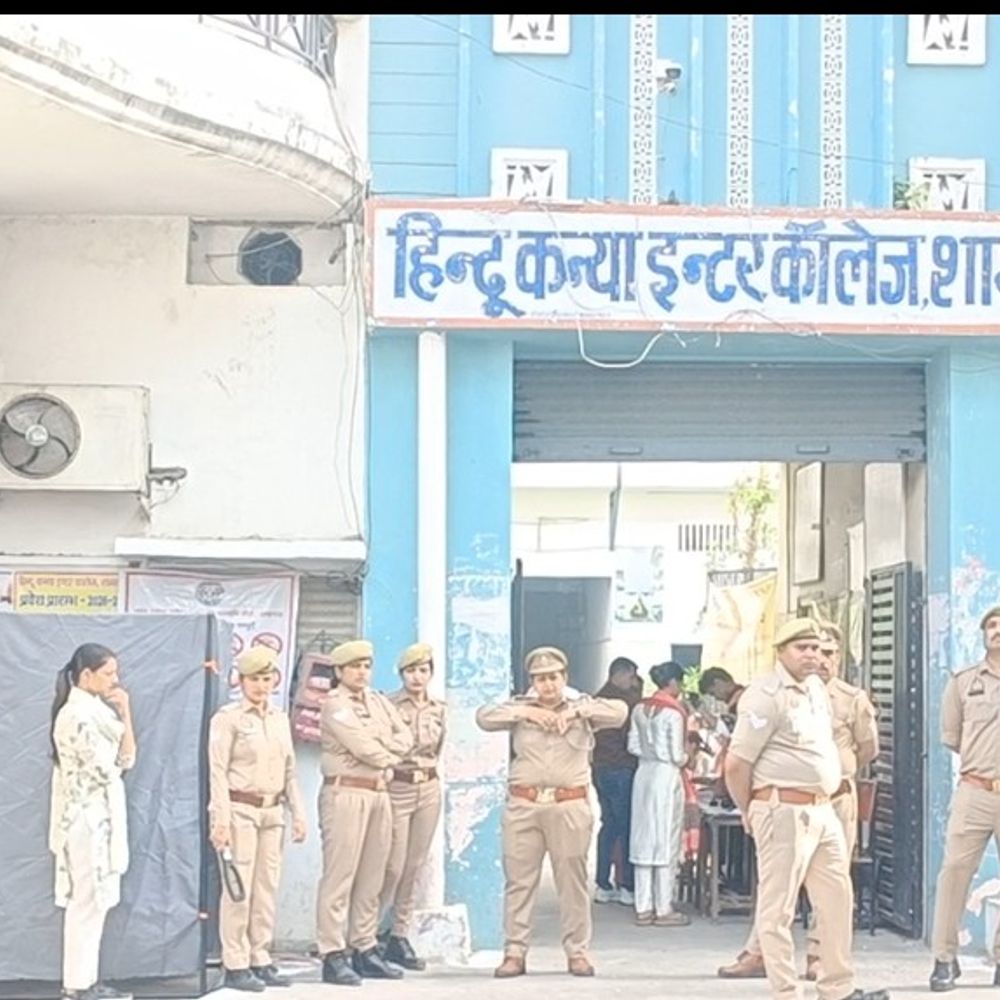 यूपी SI भर्ती परीक्षा में 2036 अभ्यर्थियों ने छोड़ा एग्जाम:शामली के 11 केंद्रों पर दो पालियों में सीसीटीवी के निगरानी में संपन्न