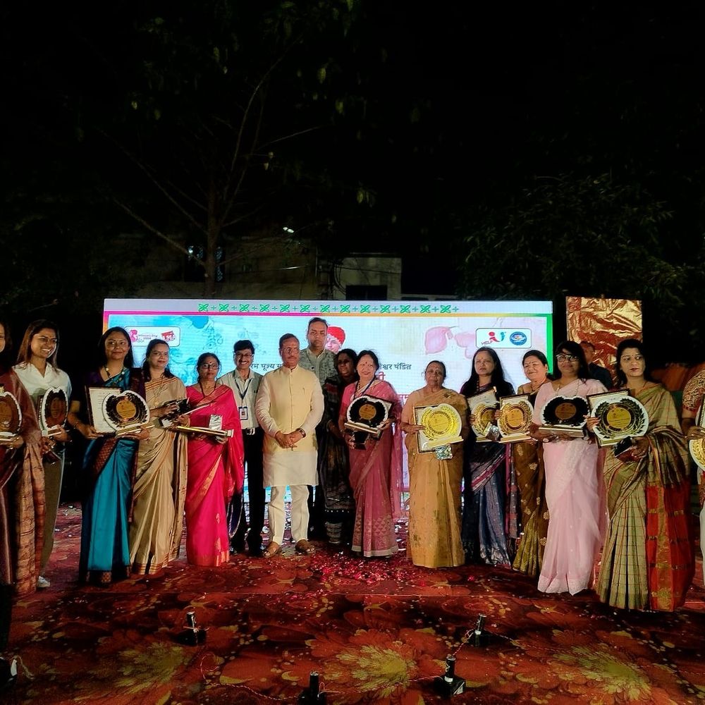 रामायण पार्क में होली मिलन समारोह, 15 महिलाएं सम्मानित:हेल्प यू ट्रस्ट ने 'एक भारत, श्रेष्ठ भारत' भावना को समर्पित किया कार्यक्रम