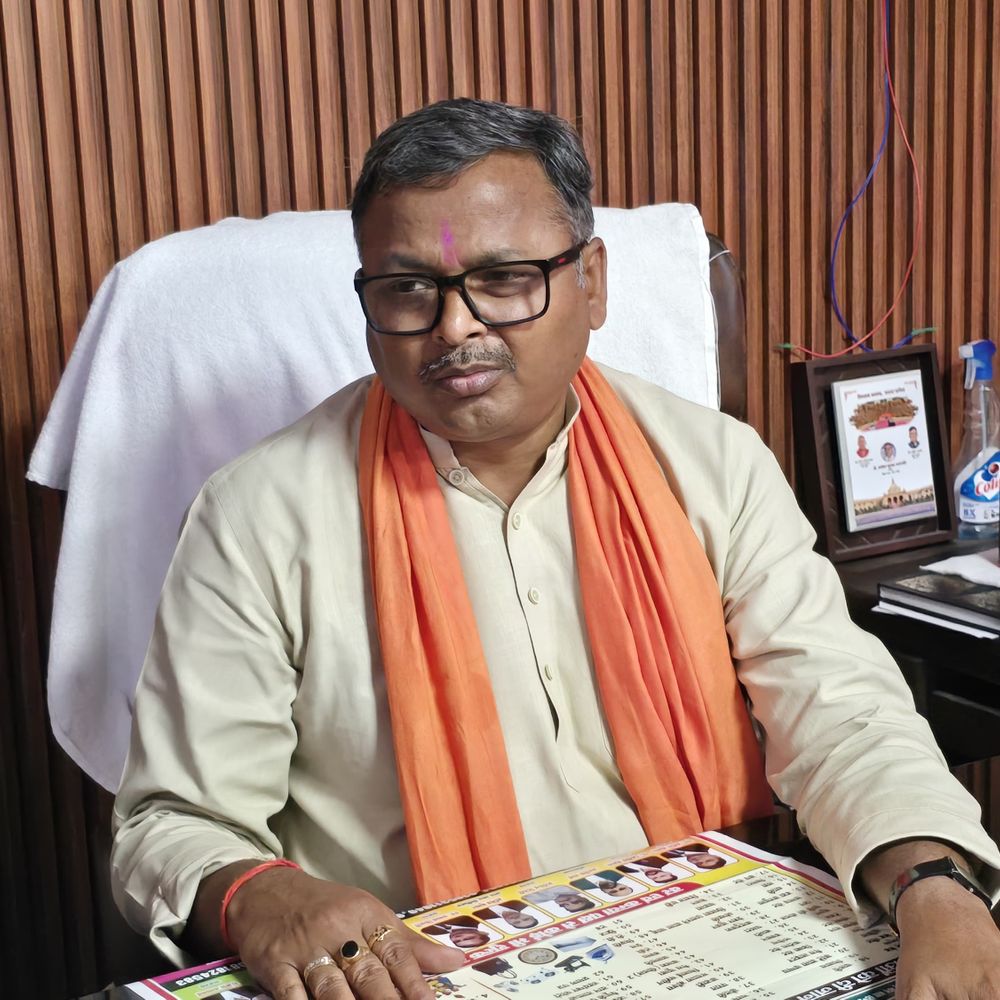 विधायक मनोज प्रजापति बोले- मेडिकल कॉलेज बनवाने का सपना अधूरा:कहा- हमीरपुर को फोरलेन सड़कों से जोड़ा, भाजपा सरकार में दंगाई यूपी छोड़कर भाग गए