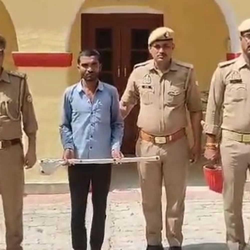 पत्नी से फोन पर बात करने पर किसान को मारा:उन्नाव में युवक ने कुल्हाड़ी से काटा था, पुलिस पूछताछ में कबूल किया जुर्म