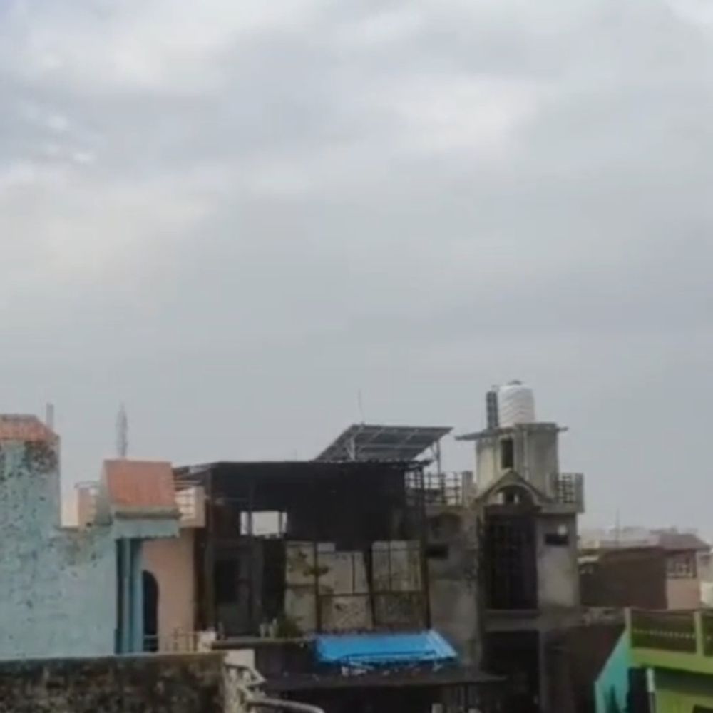 बुलंदशहर में मौसम बदला, रविवार सुबह तेज हवाएं:बादलों के साथ बारिश, तापमान गिरा; लोगों को गर्मी से राहत मिली