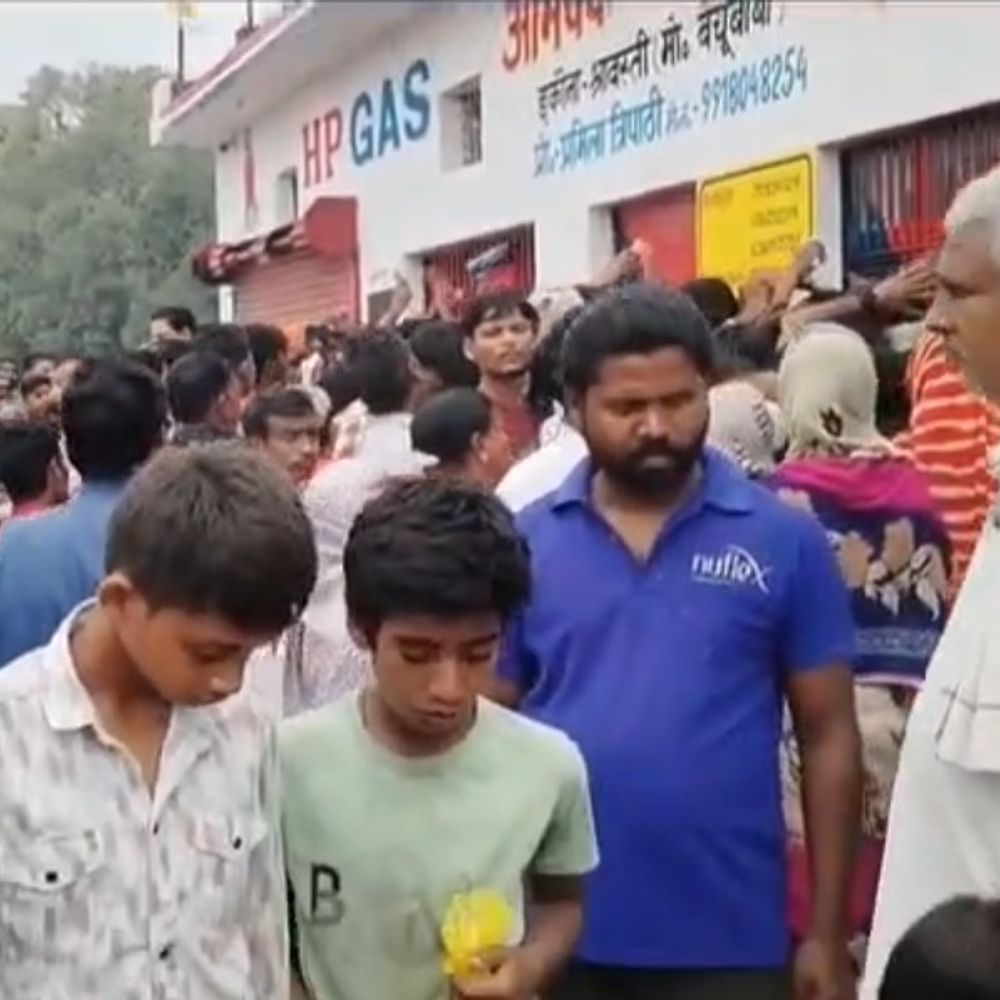 श्रावस्ती में गैस एजेंसी पर कालाबाजारी का आरोप, FIR:45 उपभोक्ताओं की शिकायत के बाद FIR दर्ज