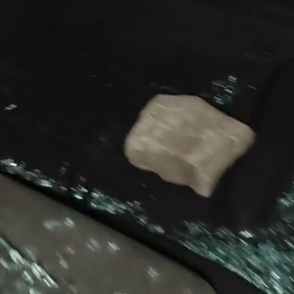 इटावा शादी से लौट रहे अध्यापक की कार पर हमला:बाइक सवार अज्ञातों ने घेरकर शीशे तोड़े, 40 किलोमीटर दूर तक कार लेकर भागा