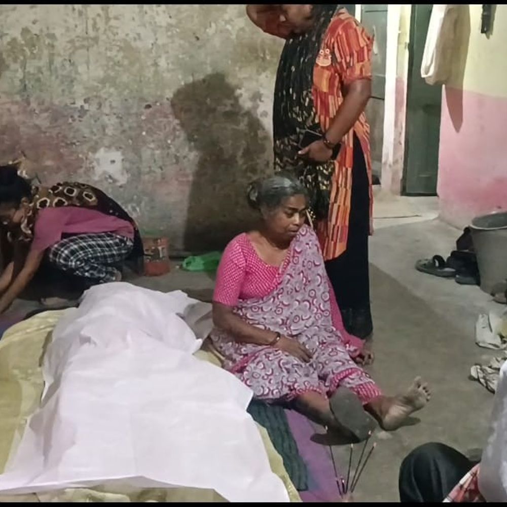 कोरबा के सीएसईबी कॉलोनी में युवक का शव मिला:फोन नहीं उठाने पर पहुंचे परिजन, क्वार्टर में मृत मिला, पुलिस जांच में जुटी