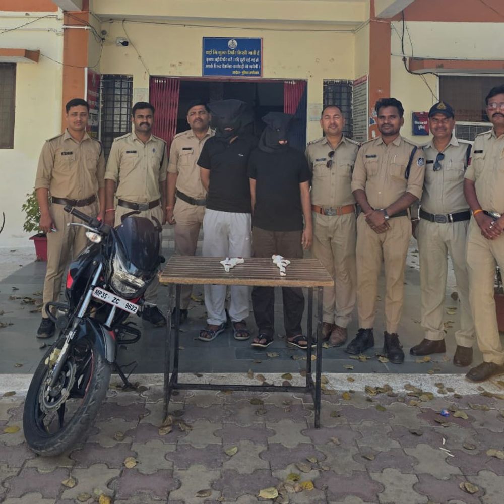 पन्ना में होटल के बाहर फायरिंग:दो आरोपी गिरफ्तार, पुरानी रंजिश के चलते चलाई थी गोलियां