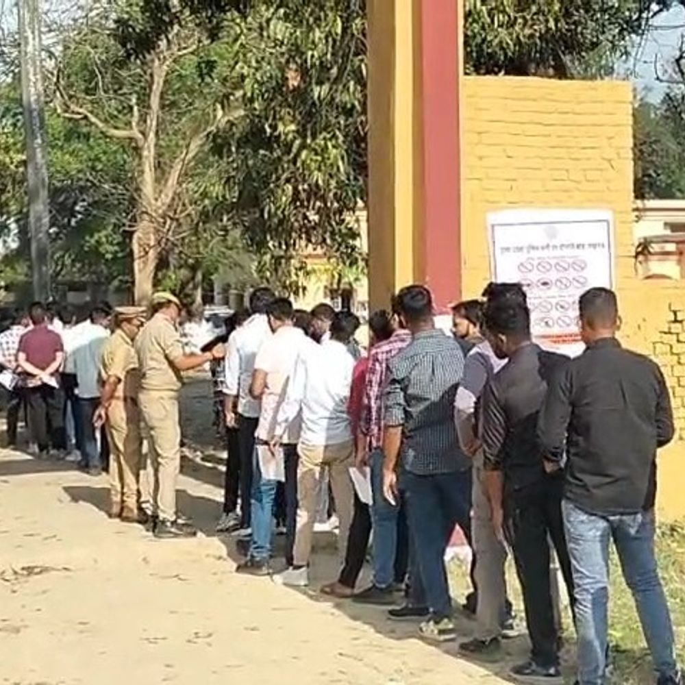 4800 परीक्षार्थी देंगे दूसरी पाली में SI भर्ती परीक्षा:कड़ी सुरक्षा के बीच परीक्षार्थियों की हो रही चेकिंग