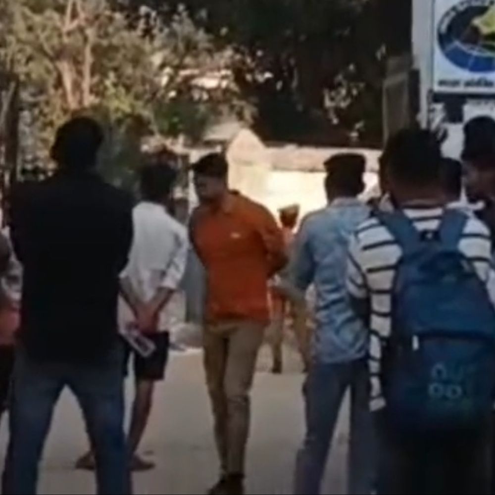 अम्बेडकरनगर में पुलिस भर्ती परीक्षा का दूसरा दिन:10 केंद्रों पर कड़ी सुरक्षा, पहले दिन 2500 से अधिक परीक्षार्थी अनुपस्थित