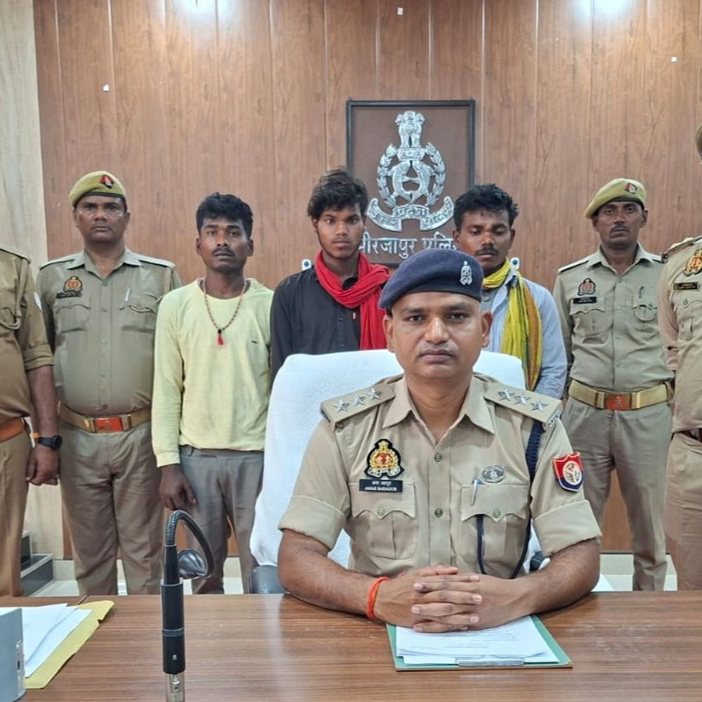 युवक को गंभीर घायल करने के तीन आरोपी गिरफ्तार:मिर्जापुर में मुखबिर की सूचना पर दबोचा, 3 फरवरी को दर्ज हुआ था मुकदमा