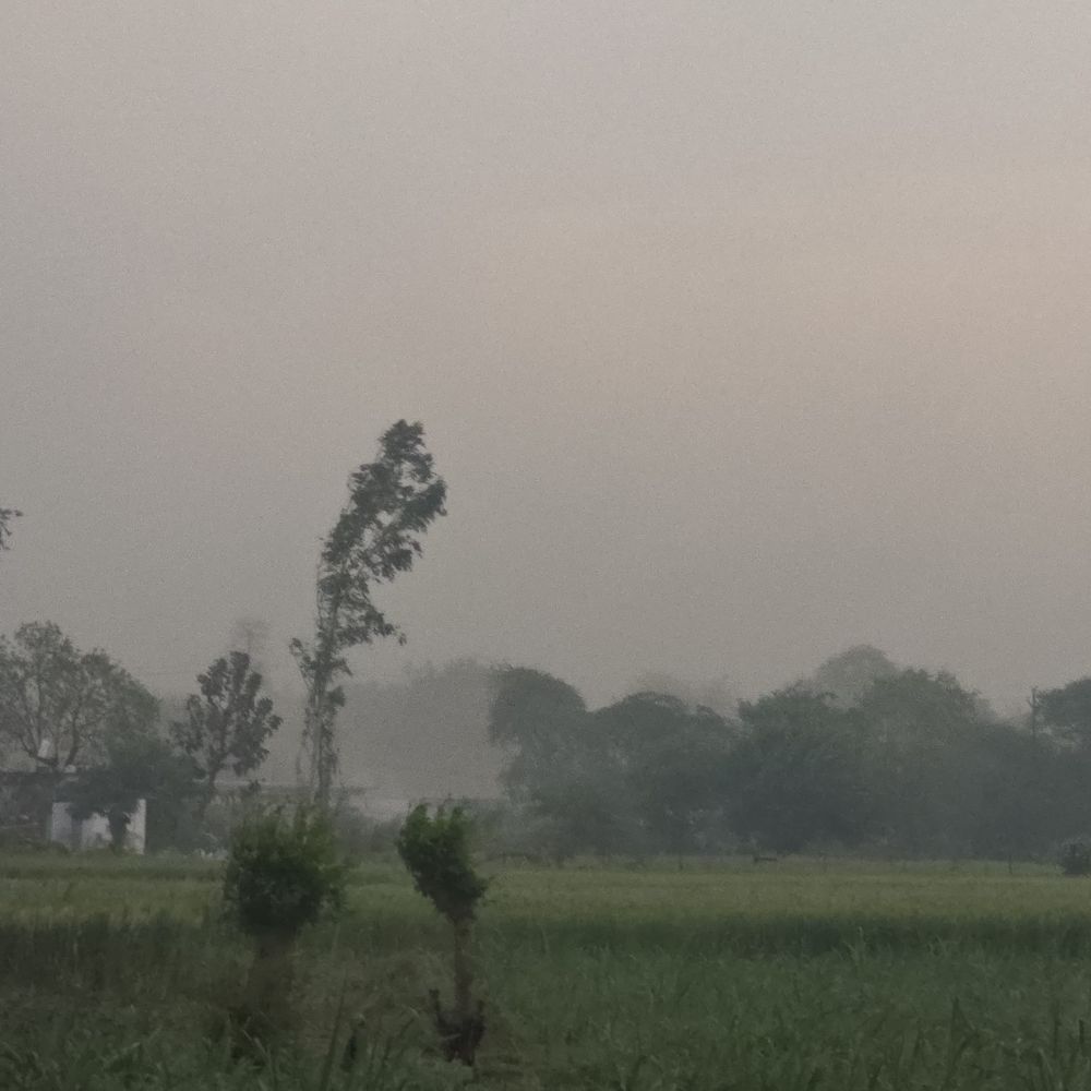 गोंडा में तेज हवाओं के साथ मूसलाधार बारिश:काले घने बादल छाए, 24 घंटे पहले जारी हुआ था अलर्ट, तापमान में गिरावट के आसार