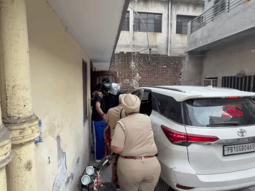 लुधियाना में मोगा पुलिस की रेड, तीन बदमाश गिरफ्तार:  सरपंच की हत्या में थी तलाश, मुख्य आरोपी सहित चार लेह से पकड़े गए हैं – Ludhiana News