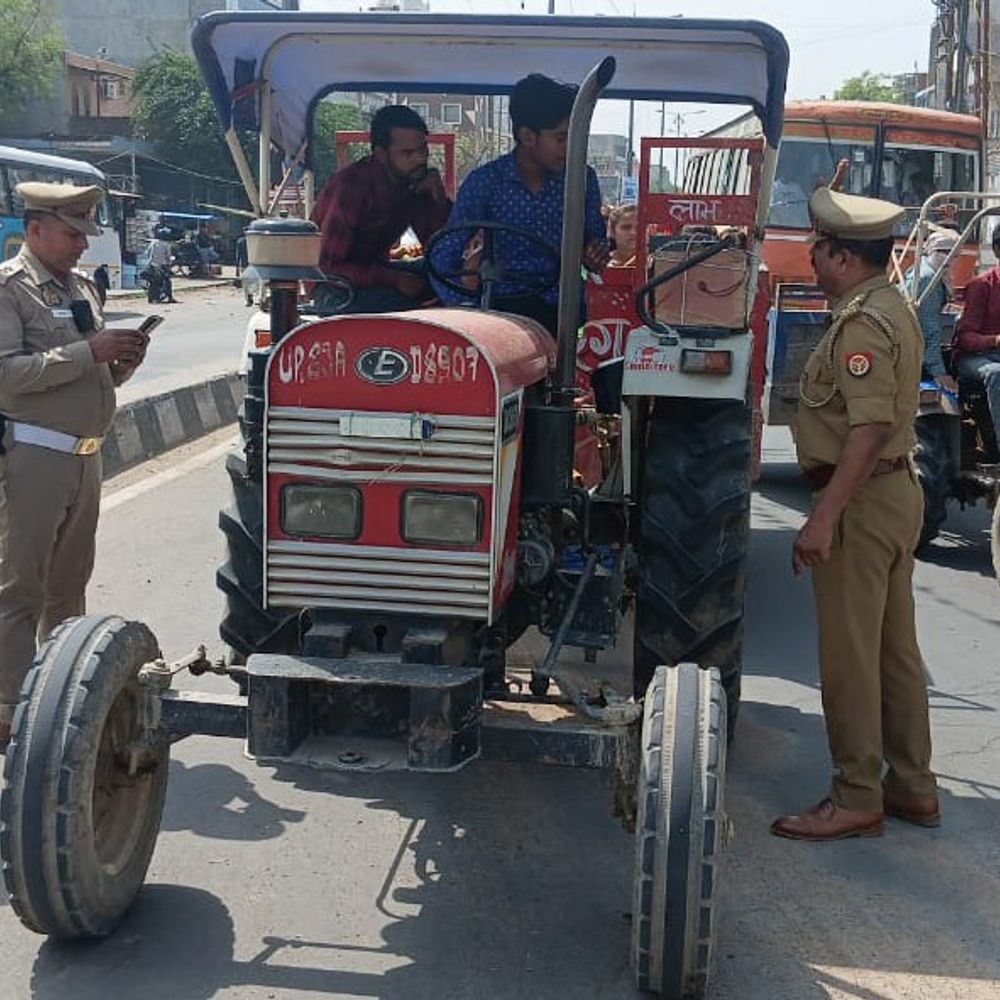 मैनपुरी में 161 वाहनों के चालान कटे:यातायात पुलिस ने ₹2.45 लाख का वसूला जुर्माना, अभियान जारी