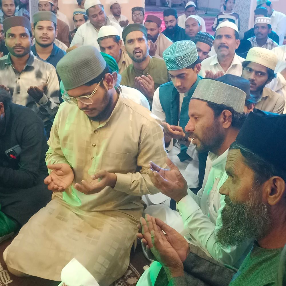 रमज़ान के 25वें रोज़े पर शब-ए-क़द्र मनाई गई:संभल की ऐतिहासिक मस्जिद में पूरी रात इबादत, अमन-शांति की दुआ