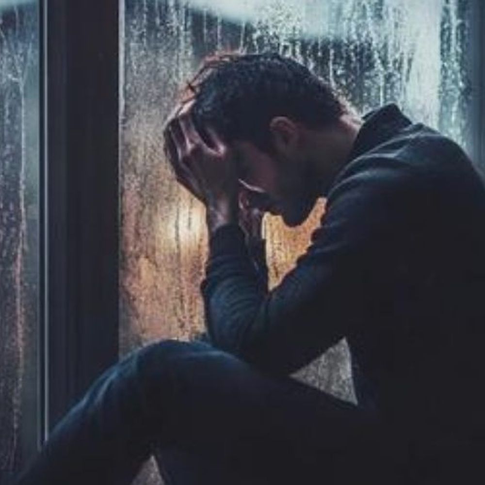 आगरा में युवक ने मलाशय में डाली बोतल:36 घंटे तक दर्द से तड़पता रहा, ऑपरेशन के बाद निकाली गई