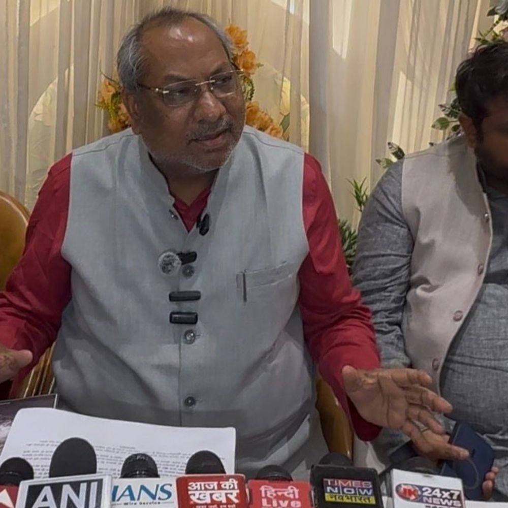 अंदर से हाथी, सायकिल पंजा हैं ज्यादातर अधिकारी:दरोगा भर्ती परीक्षा में विवादित प्रश्न पर बोले कैबिनेट मंत्री डॉ संजय निषाद