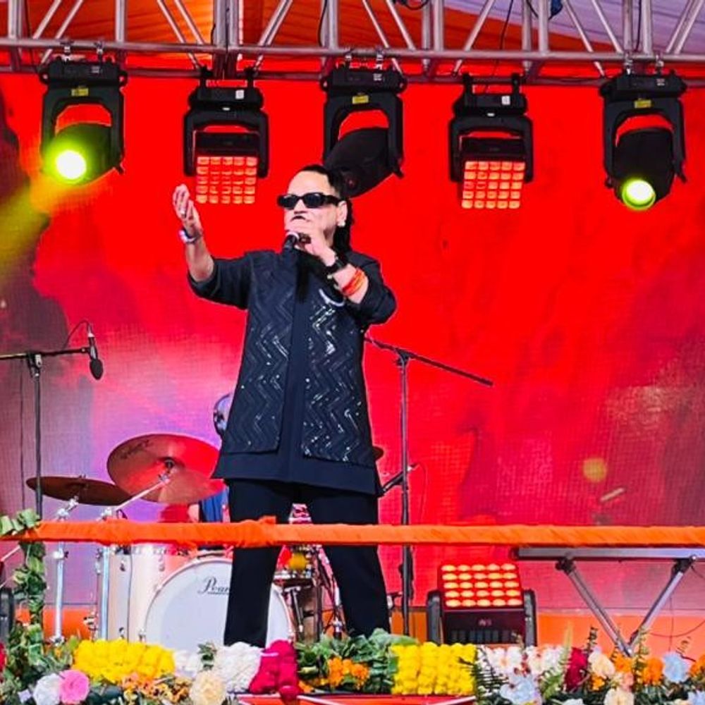 प्रयागराज में कैलाश खेर के गीतों पर झूमे दर्शक:सरस मेला-2026 के दूसरे दिन डिप्टी सीएम केशव प्रसाद मौर्य पहुंचे