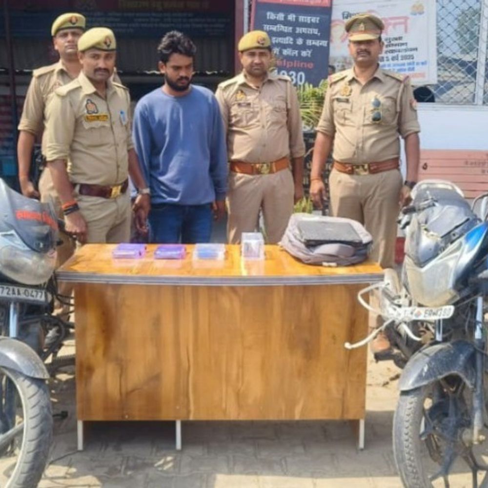 एटीएम कार्ड धोखाधड़ी गिरोह का खुलासा, एक गिरफ्तार:46 एटीएम कार्ड, 24 हजार नकद, लैपटॉप और बाइक बरामद