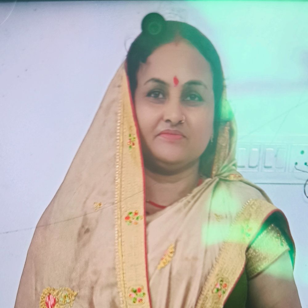 लखनऊ में ट्रेन में चढ़ते समय फिसला महिला का पैर:ट्रेन की चपेट में आने से हुई मौत, शरीर दो हिस्सों में बंटा