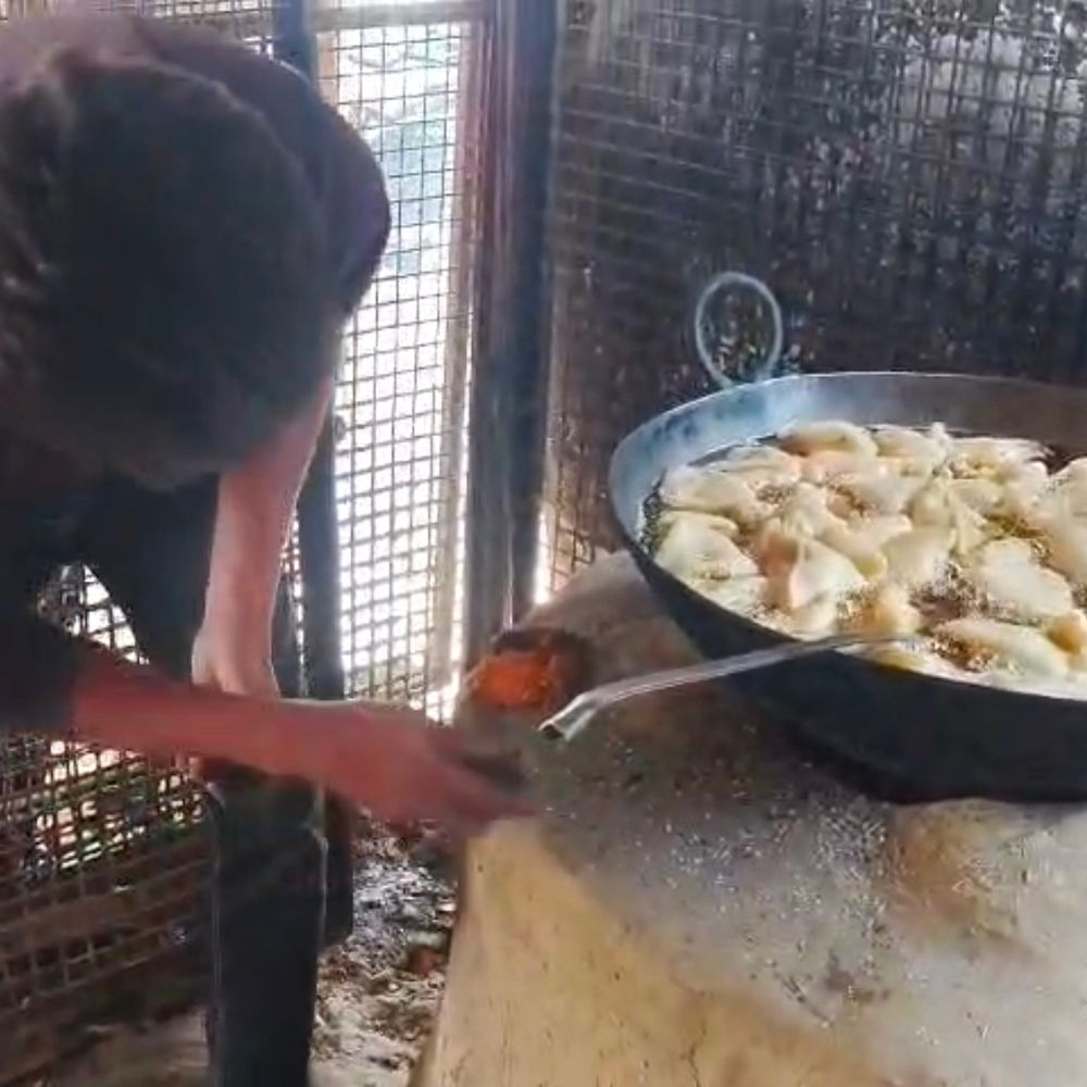 खाड़ी युद्ध से बाराबंकी में गैस संकट:हरख चौराहे पर होटल कोयले की भट्टी पर, रोजी-रोटी के लिए भी हो रही दिक्कत