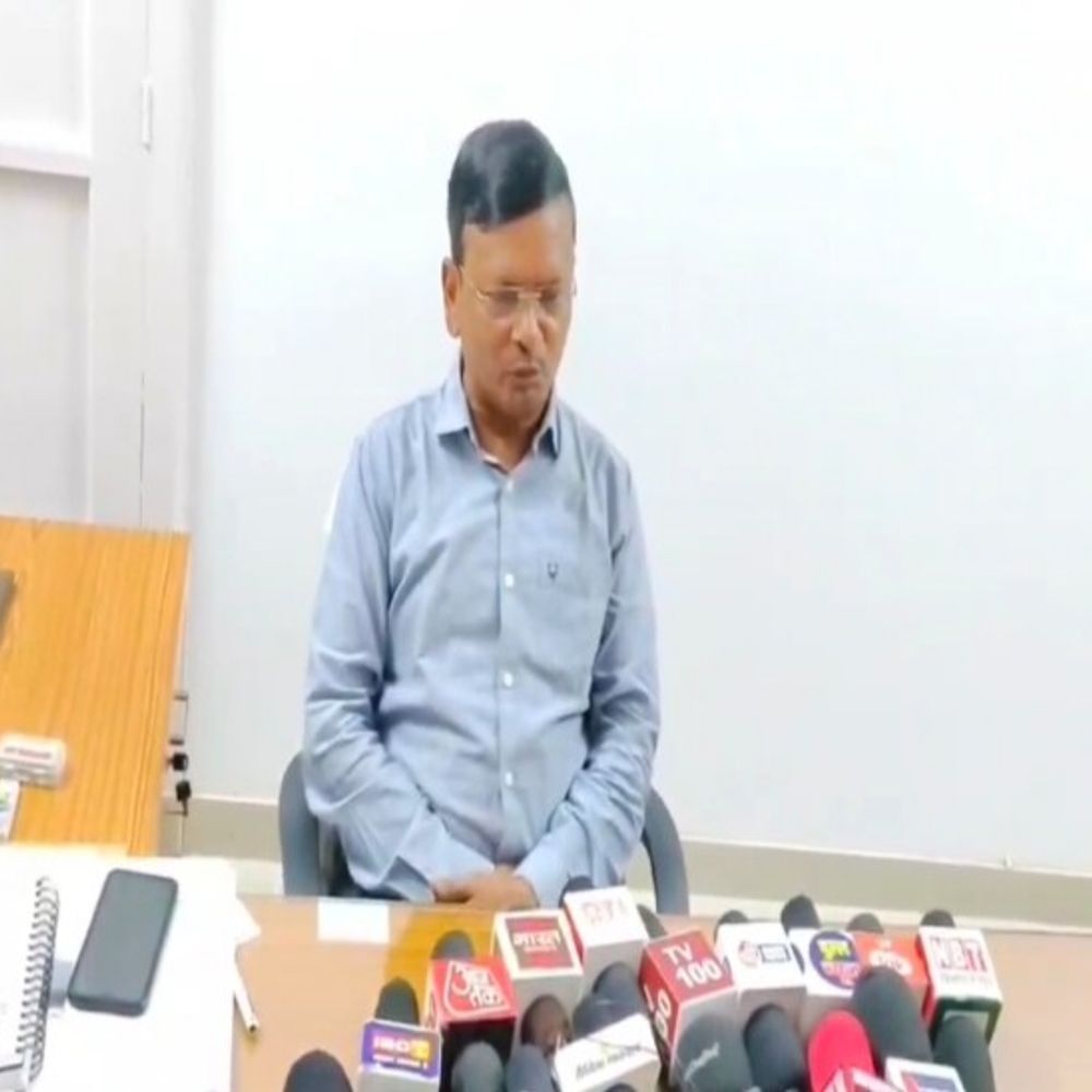 PWD सुल्तानपुर में विभागीय स्टोर संचालन में अनियमितता:नियमों का उल्लंघन कर ठेकेदारों को पहुंचाया जा रहा लाभ, पत्र से खुलासा