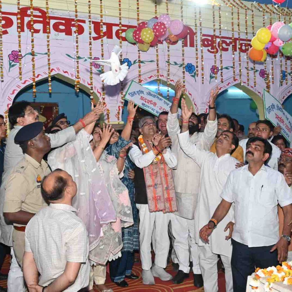 बुलंदशहर में ऐतिहासिक नुमाइश का शुभारंभ:प्रभारी मंत्री डॉ. अरुण सक्सेना ने किया उद्घाटन