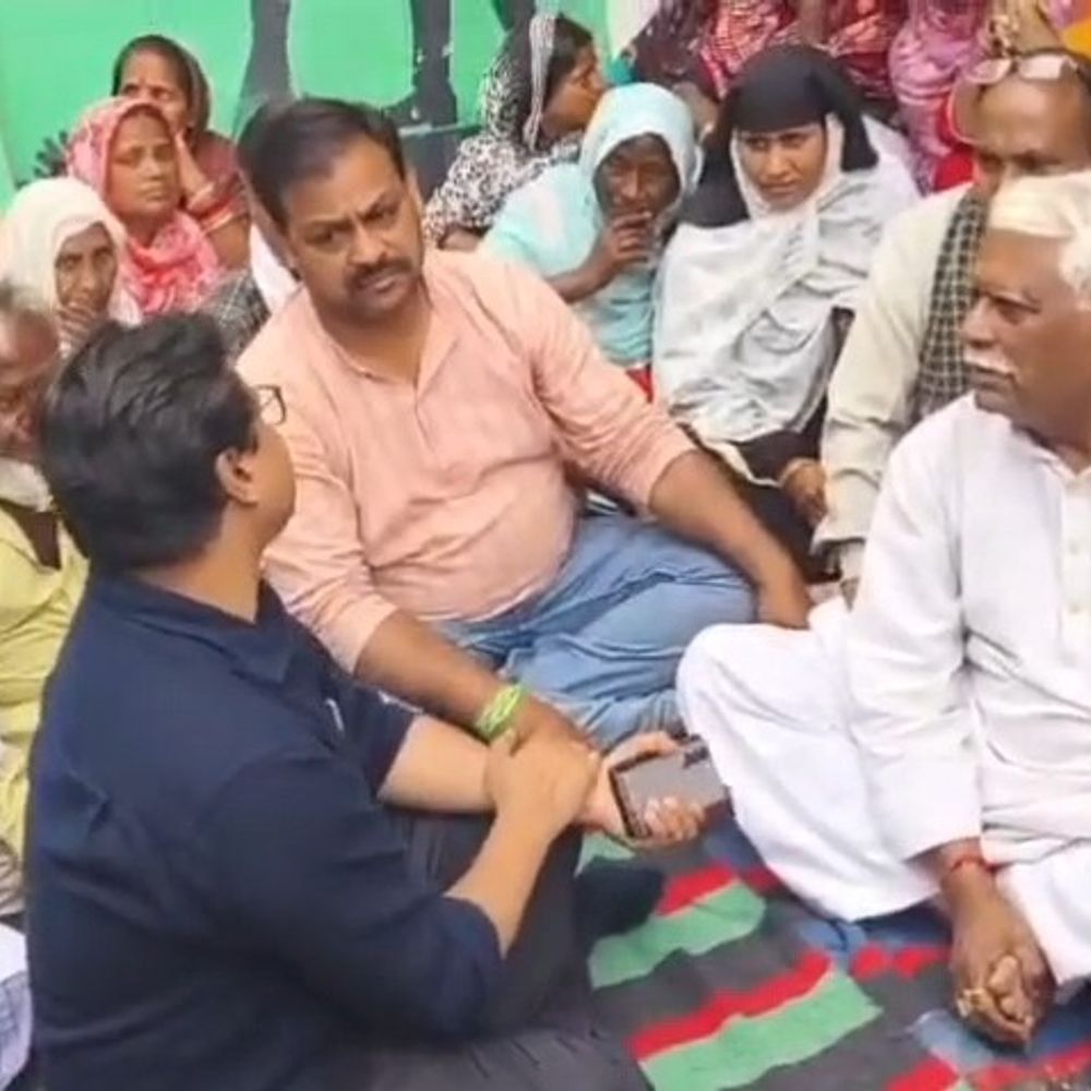 गाजीपुर में बहादुरगंज नगर पंचायत में प्रशासक नियुक्त:फरार अध्यक्ष के कारण दो माह से रुका कर्मचारियों का वेतन