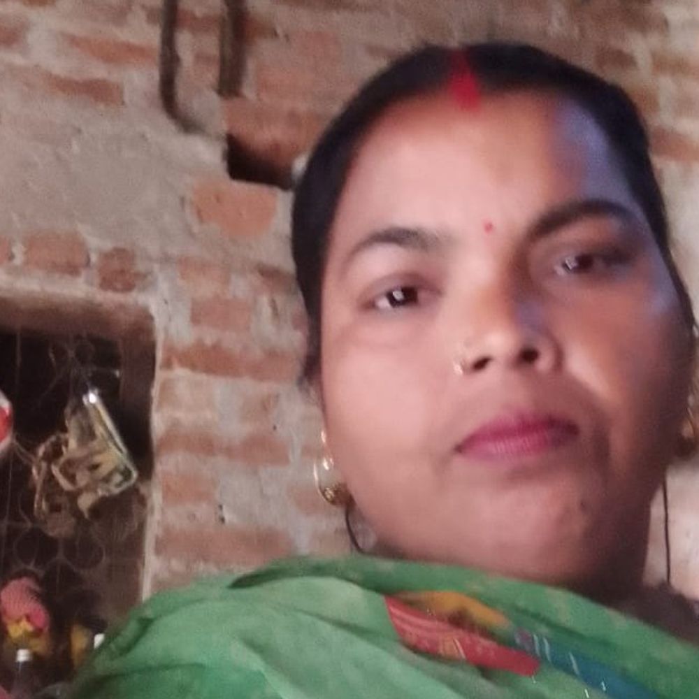 शाहजहांपुर में करंट लगने से महिला की मौत:सिधौली के पीरु गांव में खेत पर चारा लेने गई थी