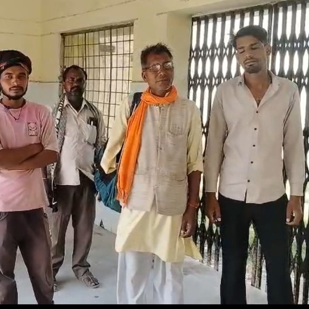 बांदा में ट्रैक्टर ने बाइक सवार वृद्ध को मारी टक्कर:अस्पताल में मौत, चालक फरार; चरमहरा पुलिया के पास हुआ हादसा