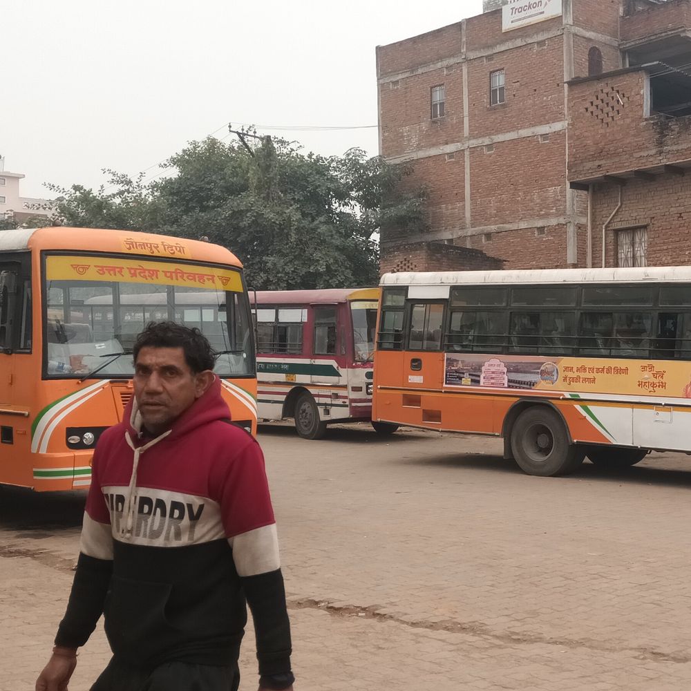 जौनपुर में ‘मुख्यमंत्री ग्रामीण परिवहन योजना’ लागू:गांवों तक पहुंचेगी बस सेवा, युवाओं को मिलेगा रोजगार