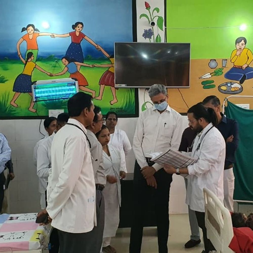 अपर सचिव धीरज साहू ने श्रावस्ती पहुंचे:जीजीआईसी, एनआरसी में व्यवस्थाएं परखीं, बेहतर उपचार के निर्देश दिए