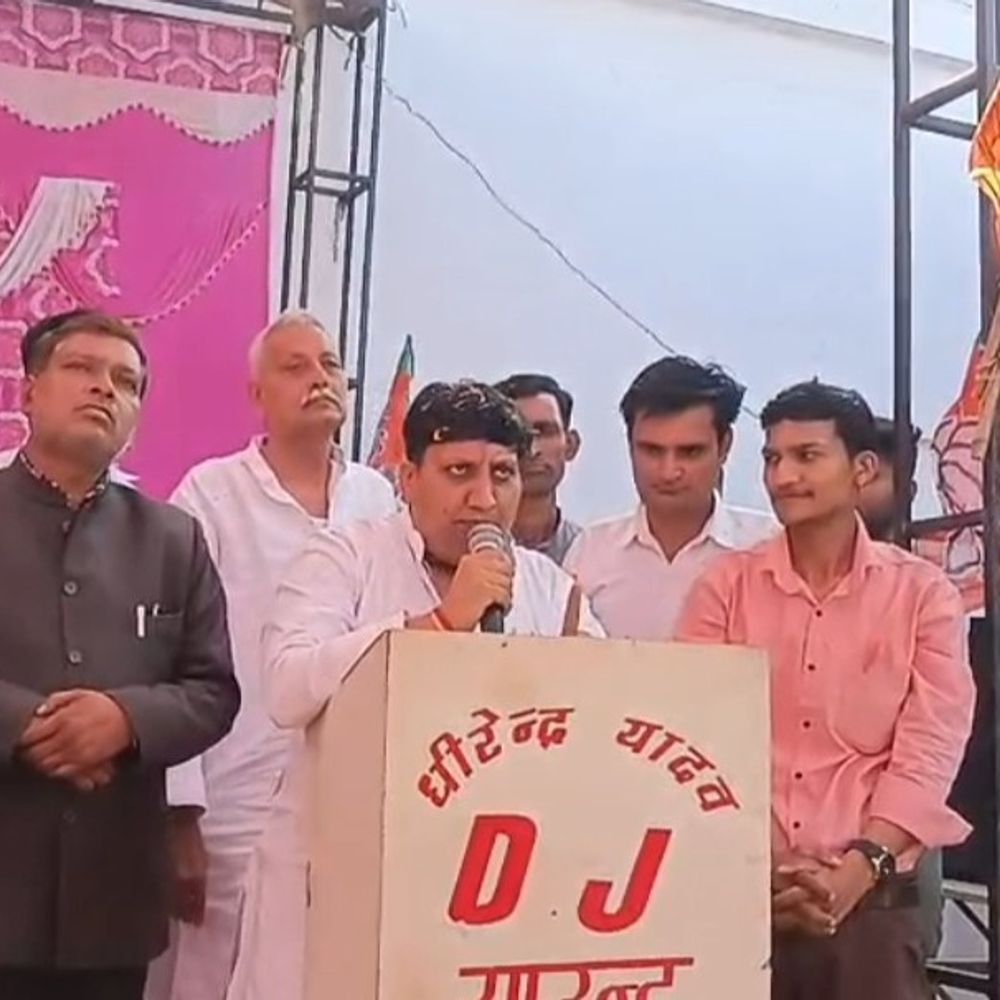 संजीव यादव बोले-चूहे की मौत पर भी खानदान खत्म करुंगा:संभल में होली मिलन समारोह, भाजपा नेता की मंच से धमकी