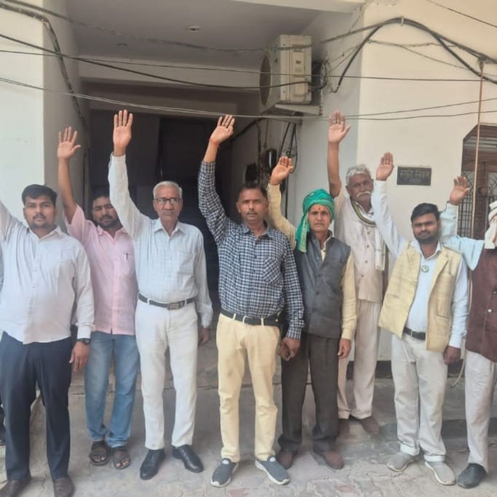 सकिपा ने बिजली कटौती, स्मार्ट मीटर को लेकर किया प्रदर्शन:जिला मुख्यालय पर सौंपा ज्ञापन, विद्युत कार्यालय घेराव की दी चेतावनी