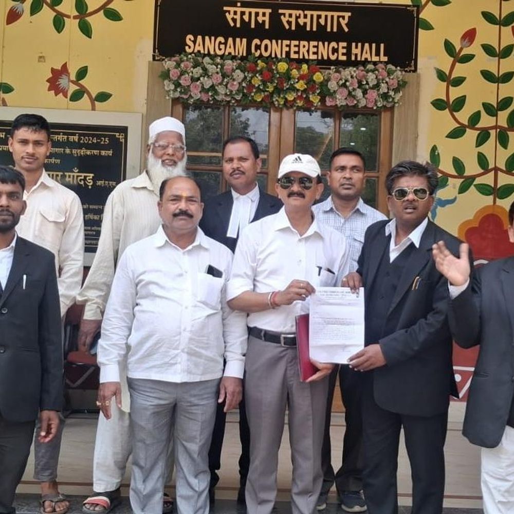 प्रयागराज में गैस संकट से स्ट्रीट वेंडरों का रोजगार प्रभावित:डीएम को ज्ञापन सौंपकर प्राथमिकता पर गैस आपूर्ति की मांग