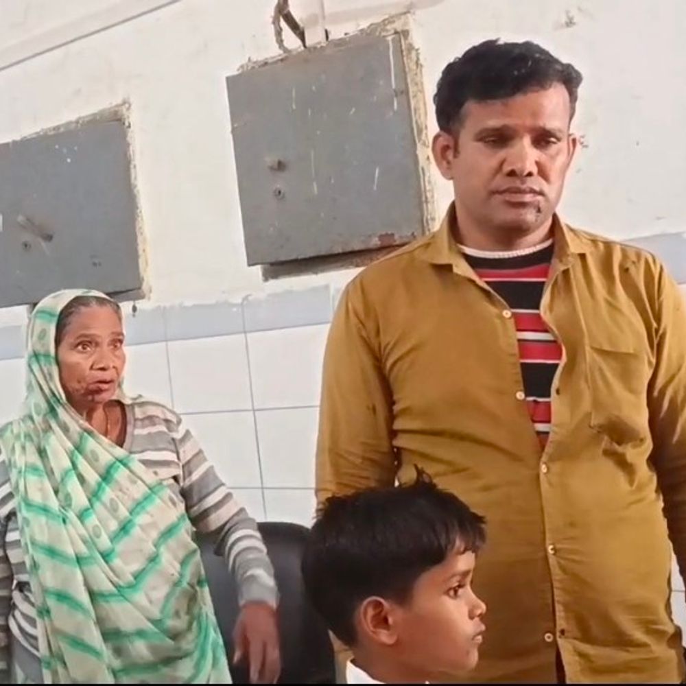 पुरानी रंजिश में दो पक्षों में मारपीट:एटा में एक ही परिवार के पति-पत्नी और मां घायल, FIR दर्ज