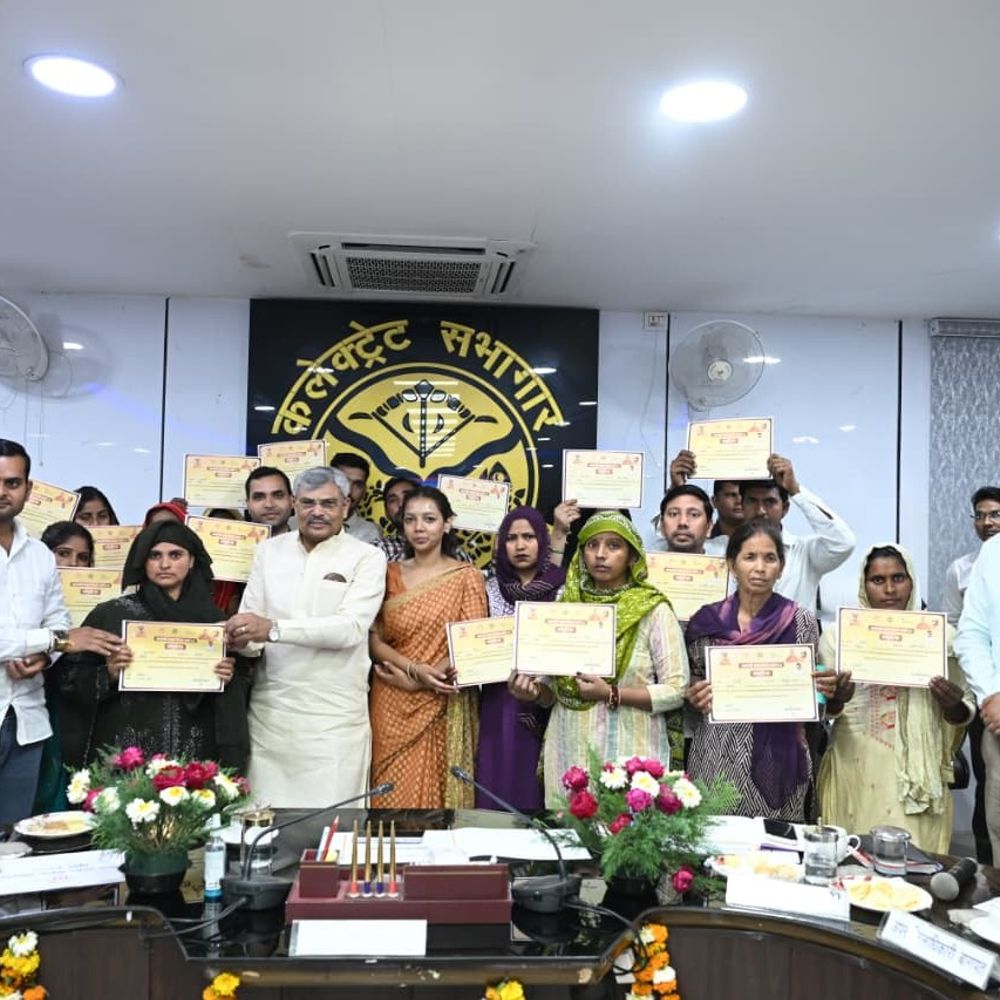 बागपत में 1511 लाभार्थियों को मिले आवास स्वीकृति पत्र:मुख्यमंत्री ने 90 हजार को भेजी पहली किस्त, मंत्री मलिक ने बांटे पत्र