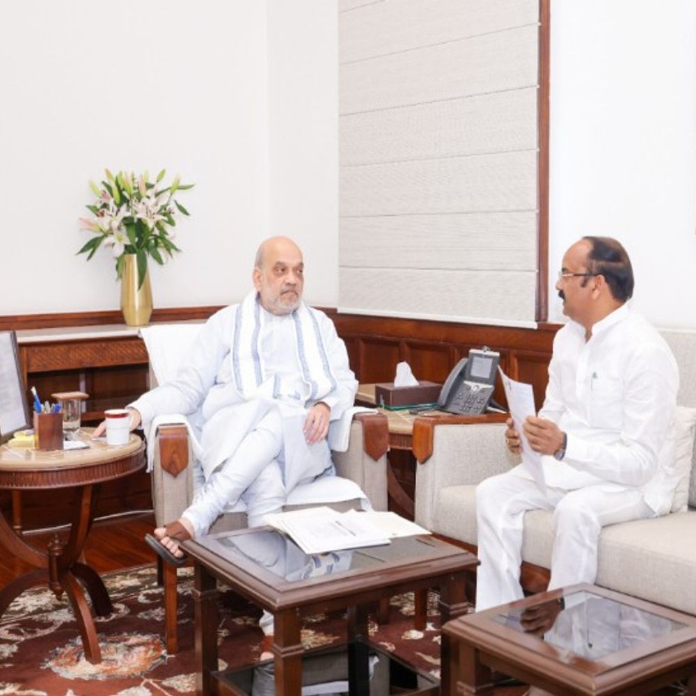 सांसद अरुण सागर ने गृहमंत्री अमित शाह से मुलाकात की:बोले- शाहजहांपुर में शहर से लेकर गांवों तक हो रहा विकास कार्य