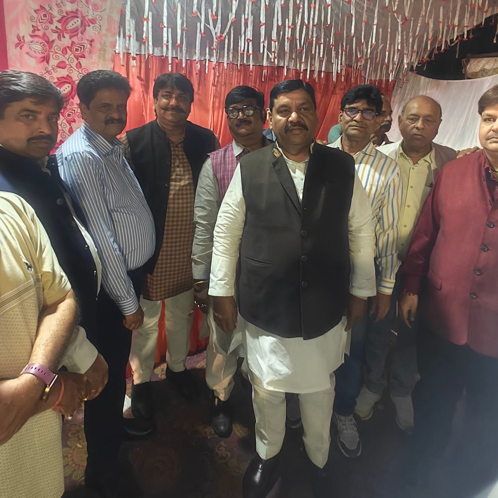 पूर्व छात्र संघ पदाधिकारियों के सम्मान में होली मिलन:गोमती नगर स्थित अंतरराष्ट्रीय बौद्ध शोध संस्थान में आयोजन