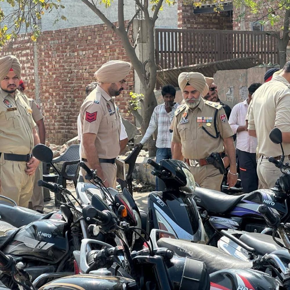 फाजिल्का में एसएसपी ने चलाया सर्च ऑपरेशन:  नंबर प्लेट छिपाने वाले वाहनों पर कार्रवाई, गुरमीत सिंह ने अपराधियों को दी चेतावनी – Fazilka News