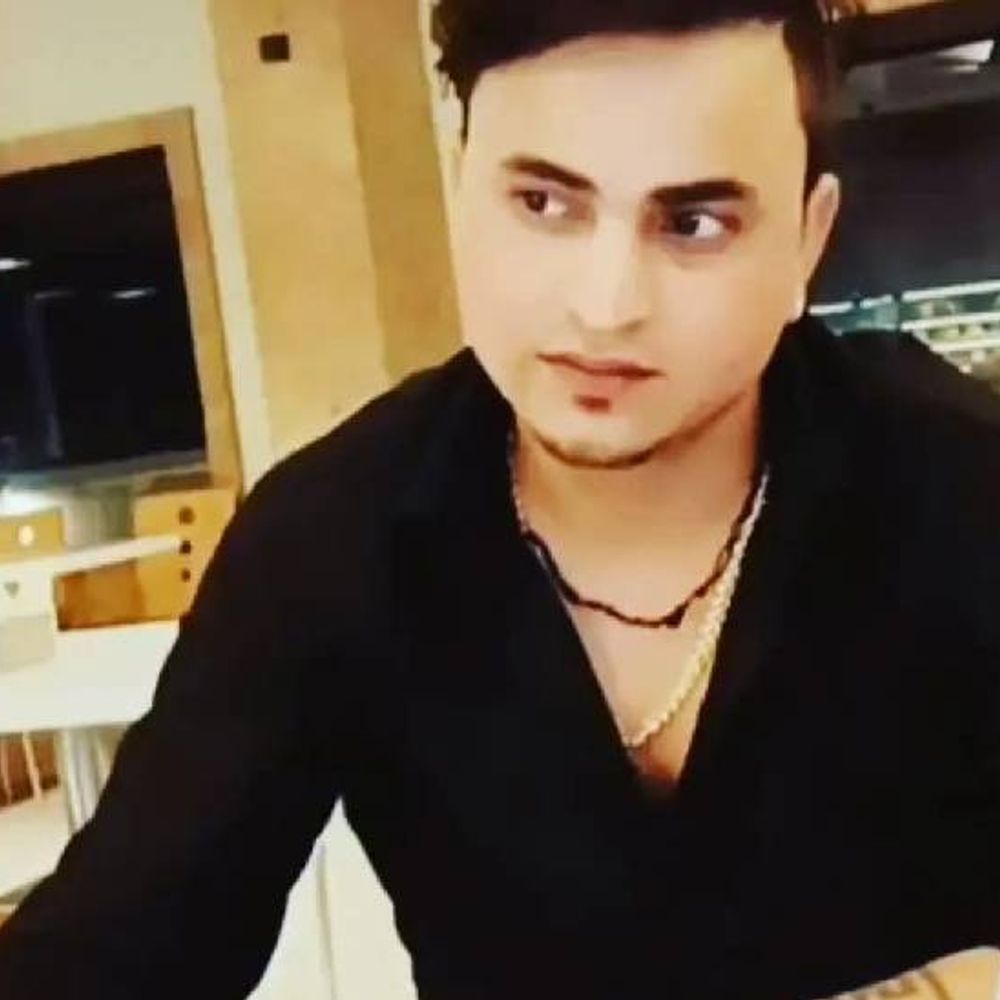 शादी के 3 महीने में सफाईकर्मी ने किया सुसाइड:छोटी बहन जगाने गई तो फंदे से लटका था शव, पत्नी मायके में थी