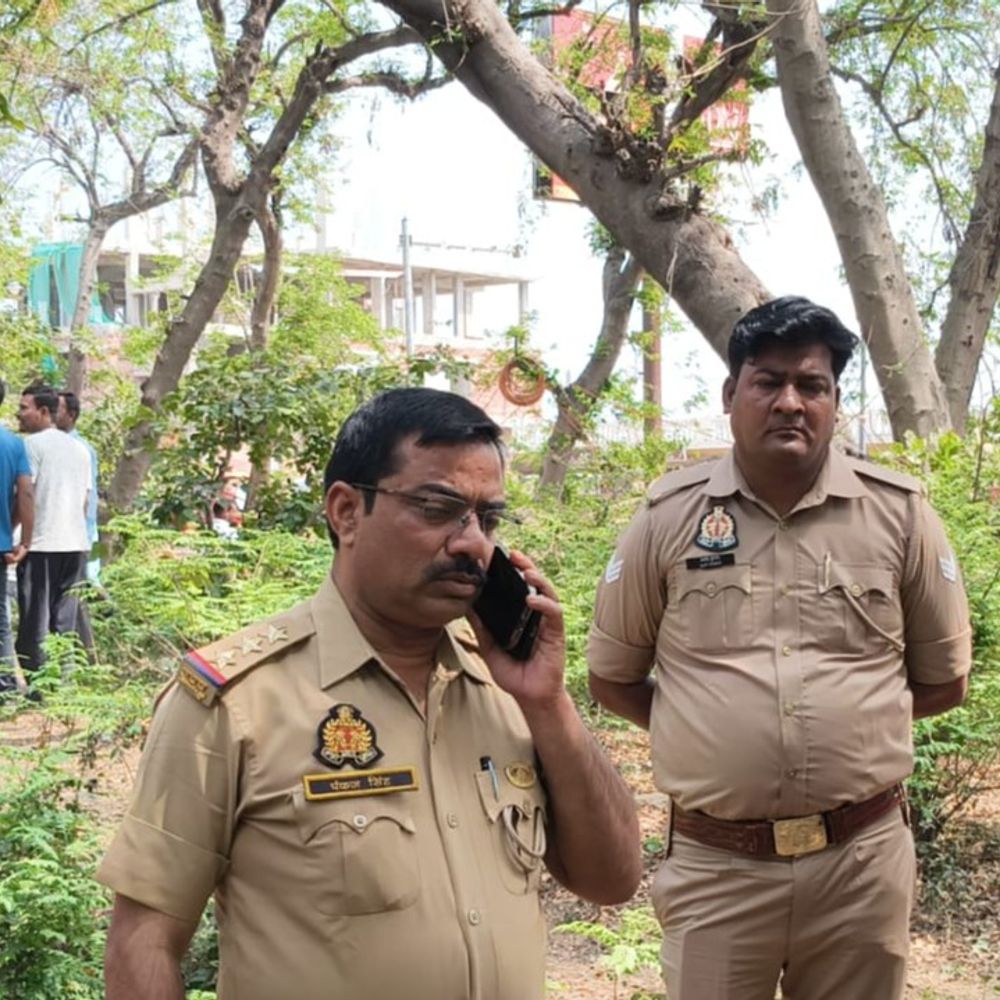 अयोध्या में डाल से लटका मिला युवक का शव:फरीदाबाद का रहने वाला था, आधार कार्ड से पहचान हुई