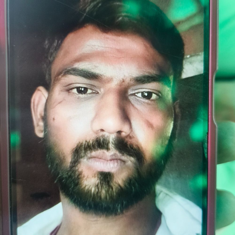 लखनऊ में ई-रिक्शा चालक ने फंदा लगाकर आत्महत्या की:10 साल पहले हुई थी शादी; पुलिस ने शव को पोस्टमॉर्टम के लिए भेजा