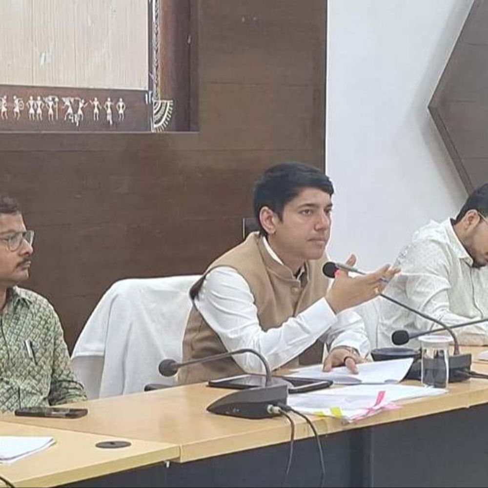 SDM हर सप्ताह करेंगे स्कूल-आश्रम-PDS दुकानों का निरीक्षण:बस्तर कलेक्टर ने दिए निर्देश, कहा- इससे ग्राउंड की वास्तविक स्थिति का पता चलेगा