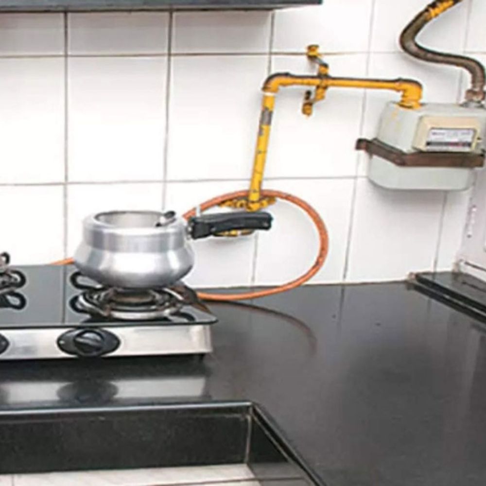 एलपीजी गैस का संकट, पीएनजी की मांग बढ़ी:ग्वालियर में डोमेस्टिक 5% और कमर्शियल कनेक्शन की 10% तक मांग बढ़ी