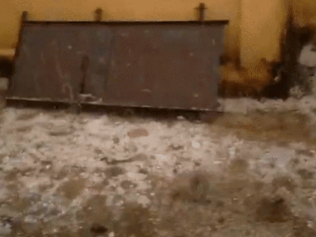 छत्तीसगढ़ में मौसम का यू-टर्न, रायपुर-सरगुजा में बारिश:धमतरी में ओले गिरे, आज 19 जिलों में आंधी-बारिश का अलर्ट, बिजली गिरने की आशंका