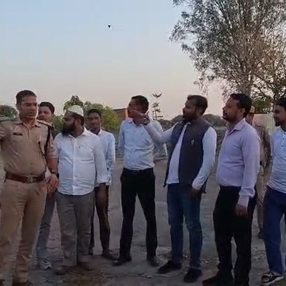 एसडीएम-सीओ ने ईदगाह का किया निरीक्षण:अमरोहा में ईद-उल-फितर नमाज के लिए सुरक्षा व्यवस्था की समीक्षा