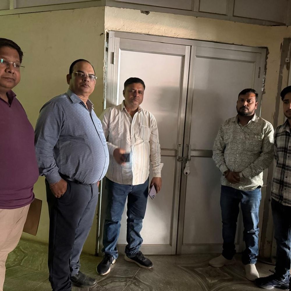 बलरामपुर में अवैध पैथोलॉजी सेंटर सीज:स्वास्थ्य विभाग ने नियमों का उल्लंघन करने पर की कार्रवाई, अप्रशिक्षित कर्मचारी करते थे काम