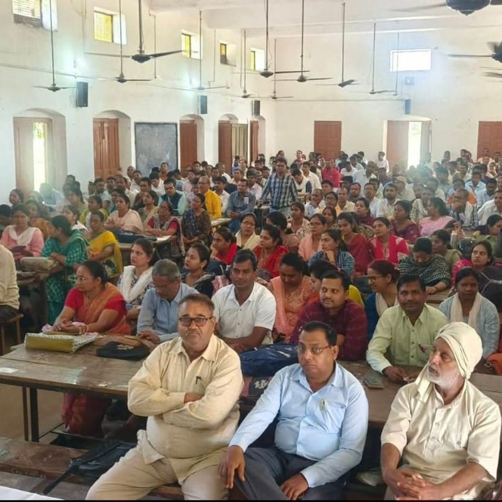 चित्रकूट में 1.12 लाख कॉपियों का मूल्यांकन:सीआईसी केंद्र पर आज से शुरू, 452 परीक्षक करेंगे जांच