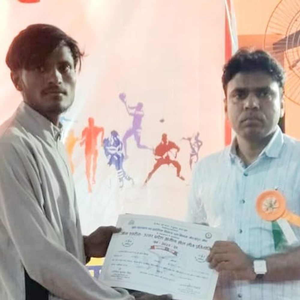 विशाल ने जैवलिन थ्रो में जीता गोल्ड मेडल:गोरखपुर जोन प्रतियोगिता में बहराइच के खिलाड़ी ने किया नाम रोशन